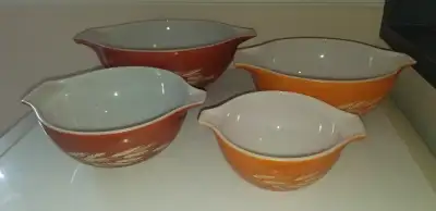 Vintage Pyrex Cinderella nesting bowls. 440 series. Made @ 1982 Autumn Wheat motif: 2 red/brown colo...