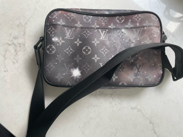 LOUIS VUITTON MONOGRAM GALAXY COLLECTION (SIDE BAG) FW18 in Other in City of Toronto - Image 2