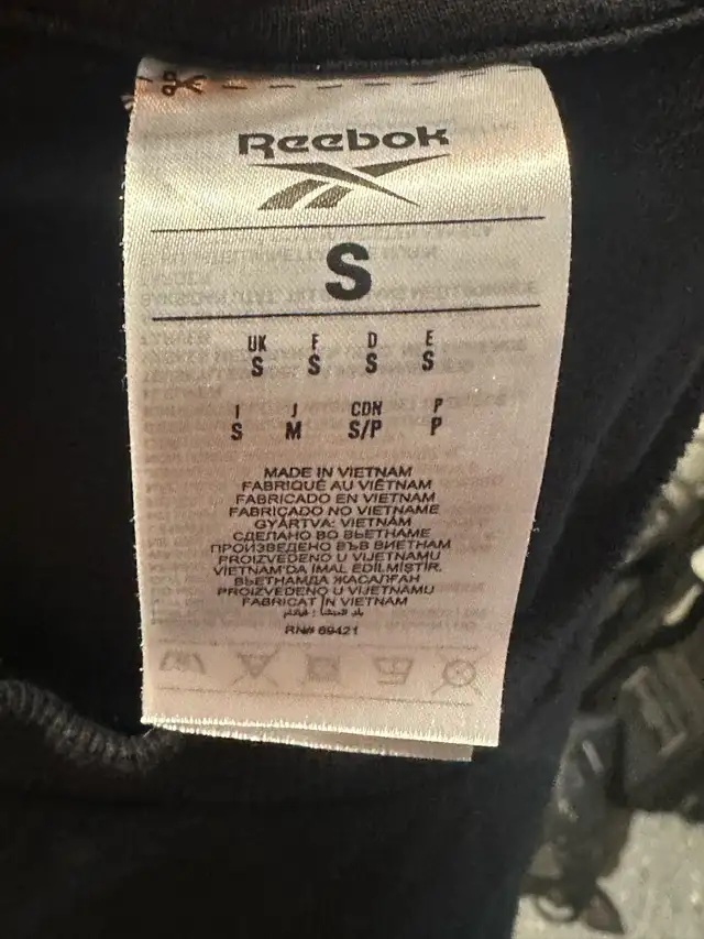 Men’s Small Reebok Sweater  in Men's in Mississauga / Peel Region - Image 3
