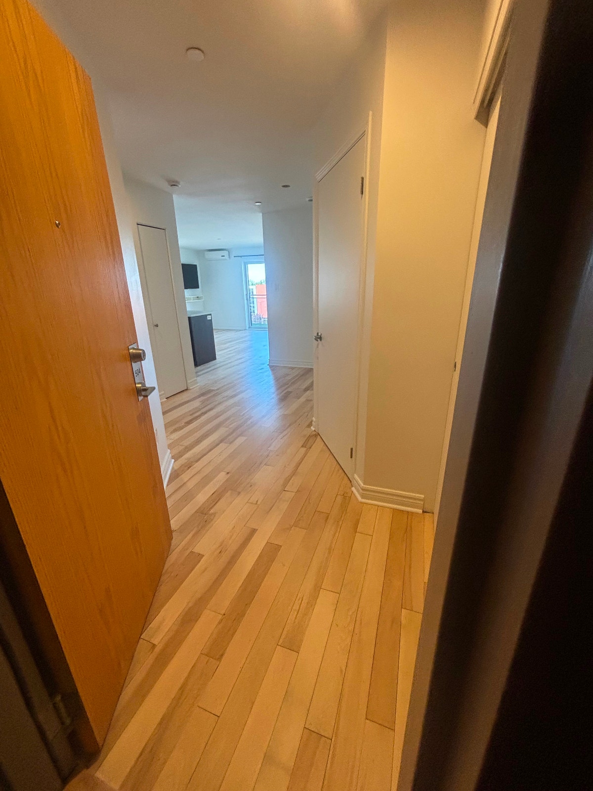 Condo 4 ½ available now — photo 3