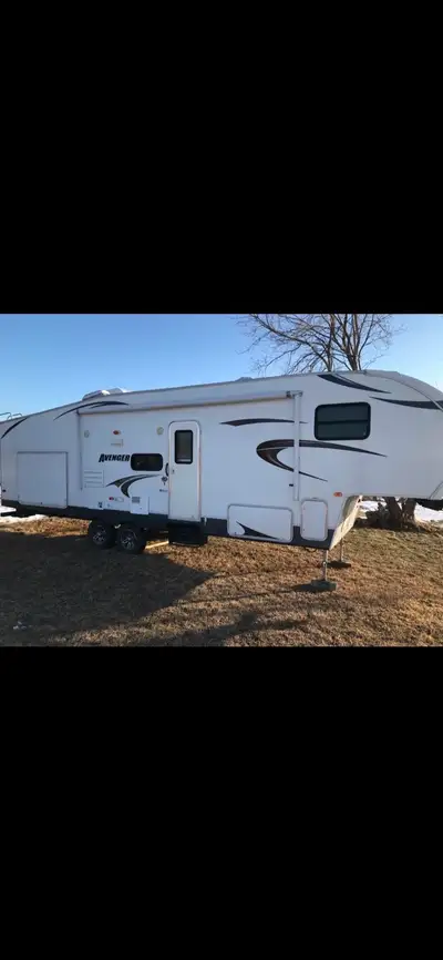Nice family bunkhouse fifth wheel, new tires,brakes and bearings in 2024. New awning in 2022. Open t...