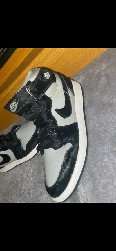  size 3 NIKE jordans , View more