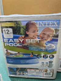 Easy Set® 12' x 30" Inflatable Pool w/ Filter Pump