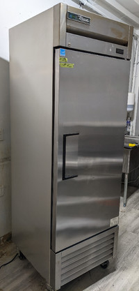 TRUE Stainless steel commercial refrigerator