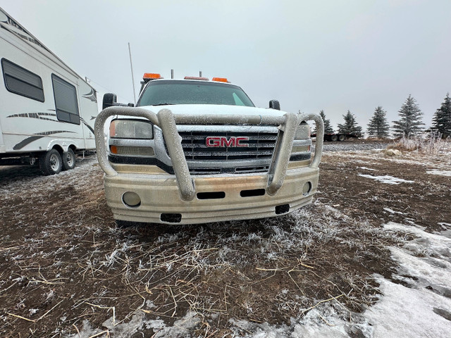 2006 GMC 3500 DRW LBZ in Cars & Trucks in Calgary - Image 3