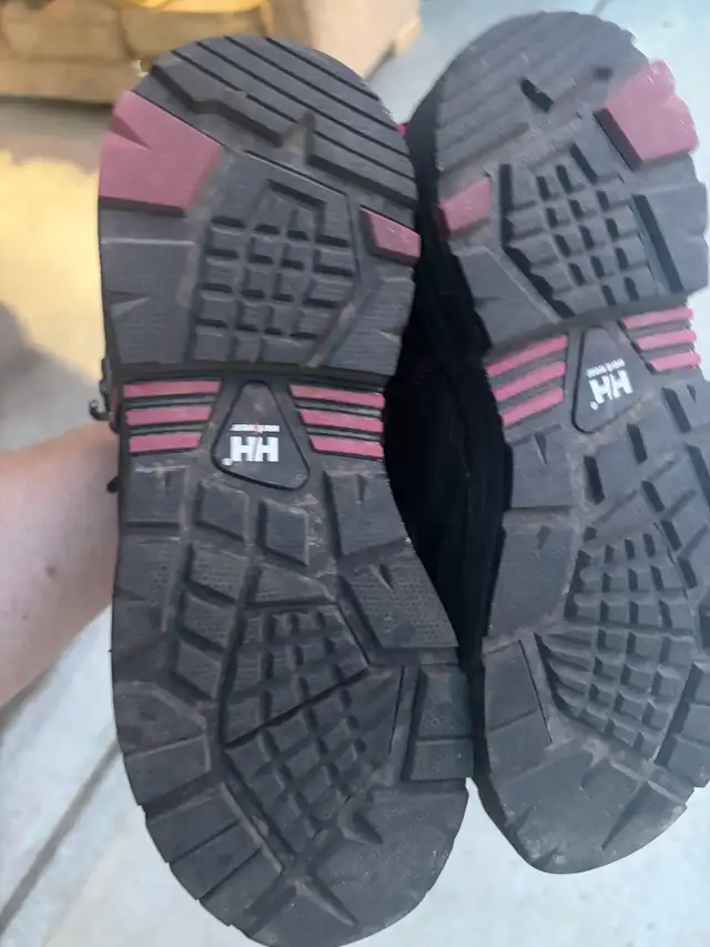 Helly Hansen Women's Work Boots in Women's - Shoes in St. Albert - Image 4