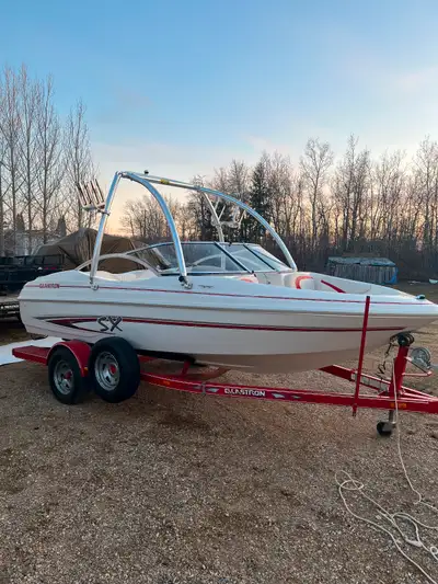 2004 SX 175 Glastron boat with 3.0L Volvo engine & trailer -140 HP -17.5 feet long -Bluetooth CD pla...