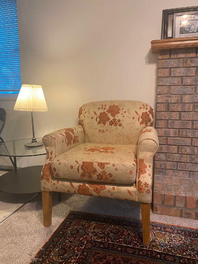 Single sofa  in Chairs & Recliners in Burnaby/New Westminster