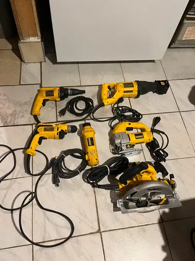 Tous les outils sont en bonne état de fonctionnement ,de qualité robuste et fiable les prix sont var...