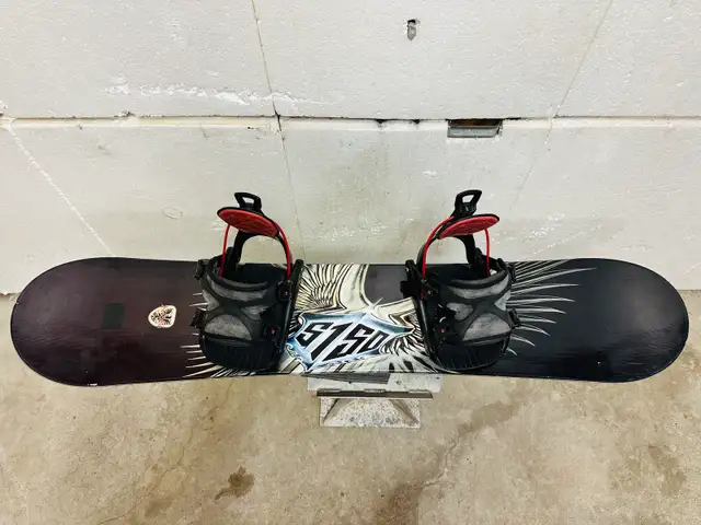 5150 snowboard 127 cm with Flow Flite Jr Step-in bindings  in Snowboard in Markham / York Region - Image 6