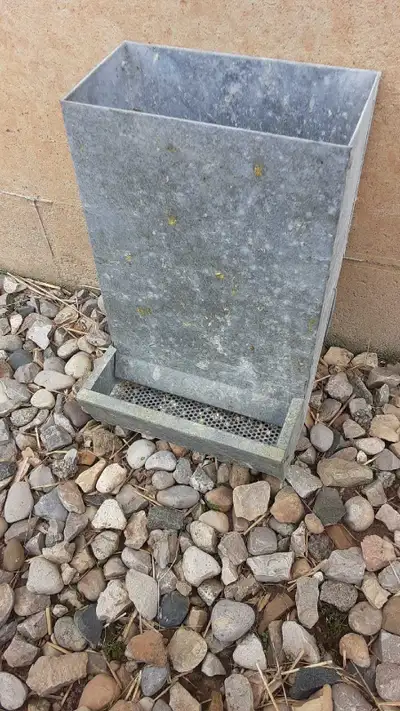 I have 100+ J style cage clip on feeders for sale. Could be used for chickens, quail? Rabbits? Bette...