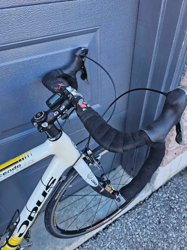 Opus Crescendo carbon fiber road bike  in Road in City of Toronto - Image 5