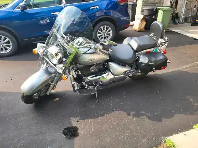 2006 Boulevard 1500 great shape, 59000 kms. barely riding in the last 2 year. store each winter in a...
