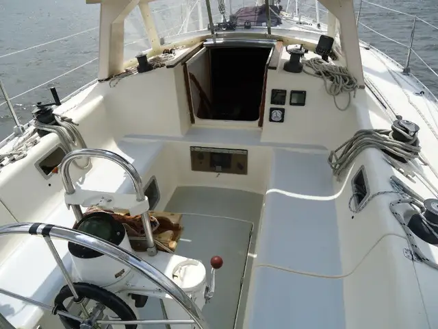 Sailboat Jeanneau Sun Fizz 1985 in Sailboats in Laval / North Shore - Image 8