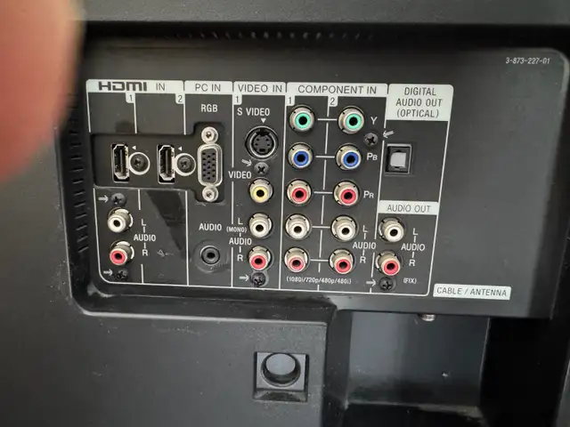 Sony 32 inches TV in TVs in Longueuil / South Shore - Image 2