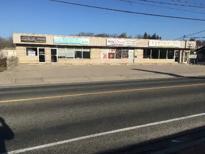 Great exposure and traffic flow. 700 sq/ft Retail Clean bright unit with drive-up parking. 2nd Addit...