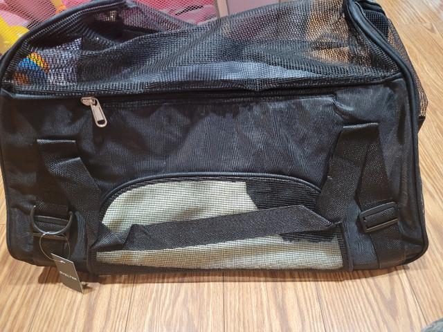 EVELTEK Soft Side Pet Carrier Travel Bag in Accessories in Edmonton