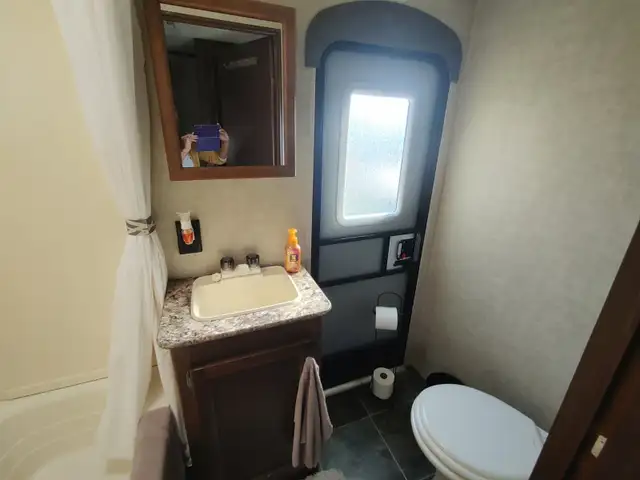 2015 Keystone camper in Travel Trailers & Campers in Dartmouth - Image 10