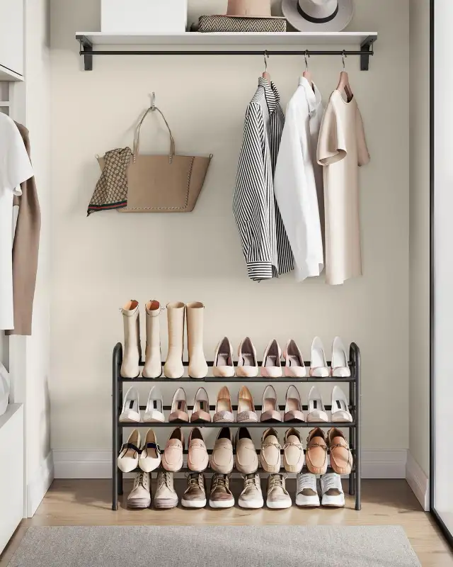 Expandable 3-Tier Shoe Rack in Other in Oshawa / Durham Region - Image 3