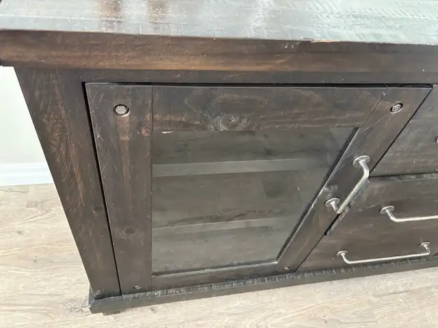 Urban Barn Buffet / Sideboard Cabinet  in Hutches & Display Cabinets in Napanee - Image 2