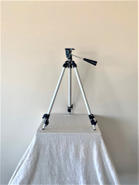 CAMERA TRIPOD STAND MANUALLY ADJUSTABLE MADE IN JAPAN USED