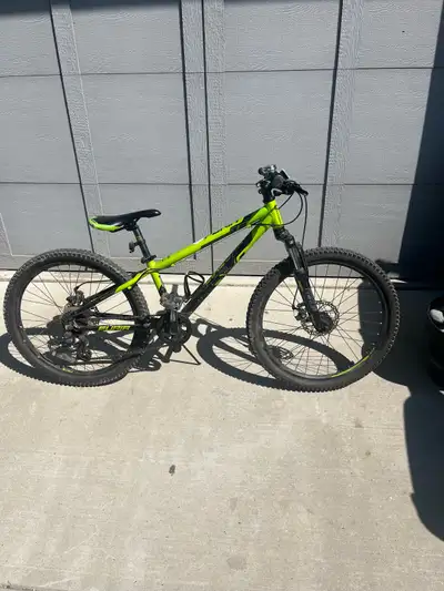 Diadora Furia 24 9-11 year old bike., View more
