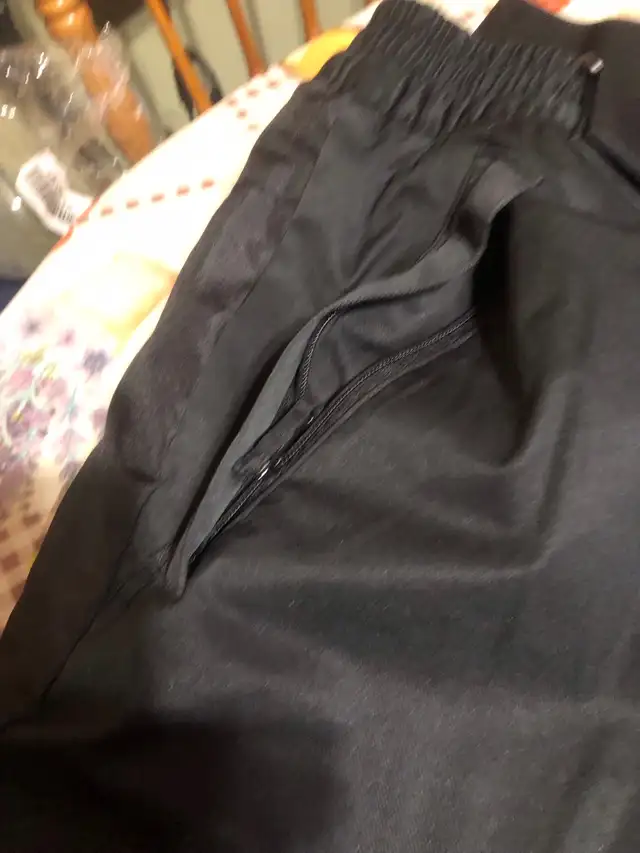 pantalon de neige comme neuf gr:XL/TG (16) ou small pour femme  in Women's - Tops & Outerwear in Longueuil / South Shore - Image 6
