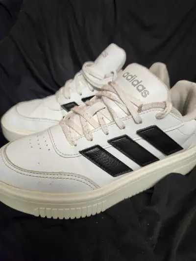 Adidas courtblock bold men's size 8 US, View more
