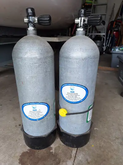 2 Scuba tanks Steel 100s, View more