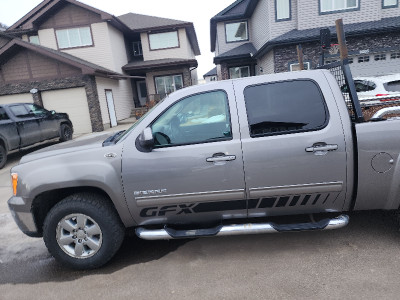 2013 GMC Sierra 1500 GFX- New Tires - 230 km - Great Condition