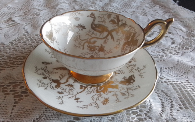 FINE BONE CHINA CUP AND SAUCER - CAIRO BIRD - COALPORT in Arts & Collectibles in City of Toronto
