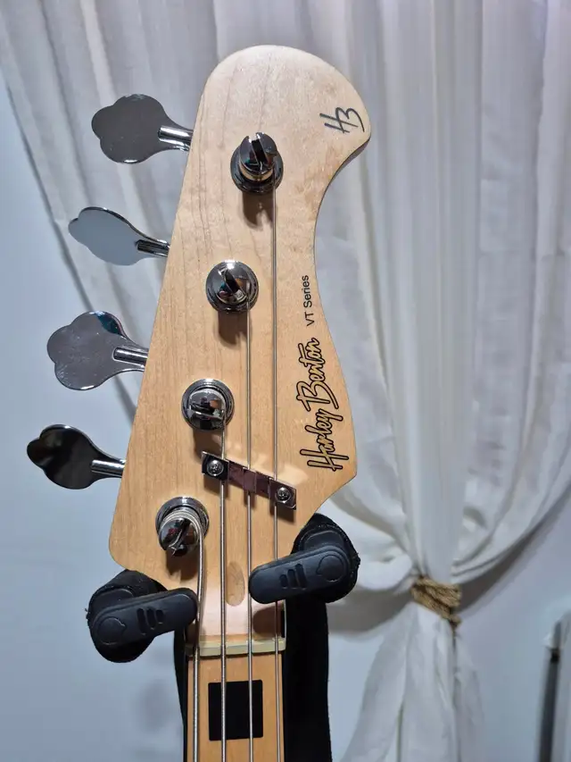 Jazz Bass Haley Benton, copie J-Bass Fender 70s in Guitars in Laurentides - Image 4