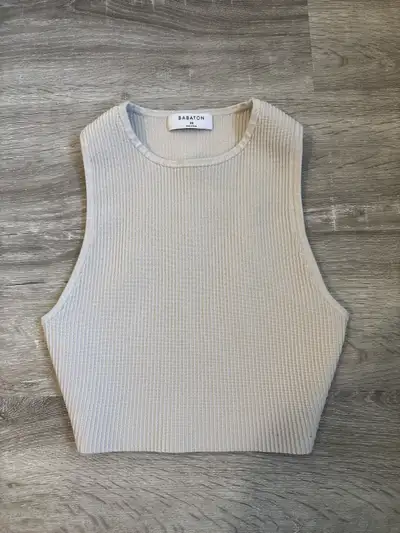Aritzia Clothing, View more