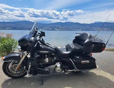 Electra Glide Ultra Limited (Grand American Touring Motorcycle). 86,500 kms, owned since 2013, desig...