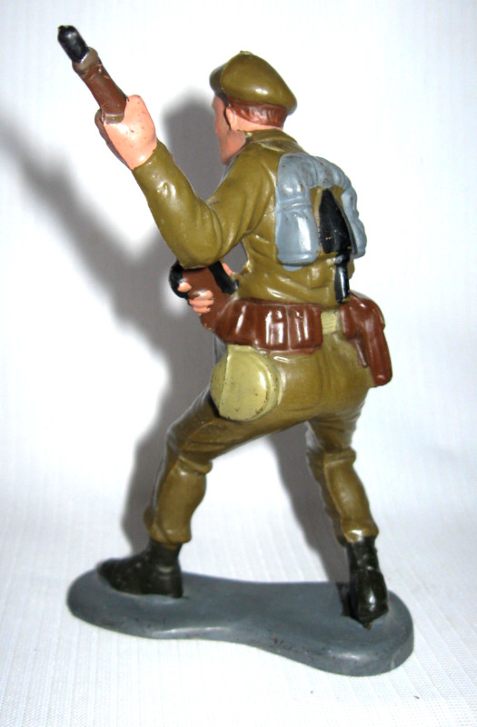 MARX WARRIORS of the WORLD SOLDAT CANADIEN WW11 SOLDIER c.1963 in Arts & Collectibles in West Island - Image 3