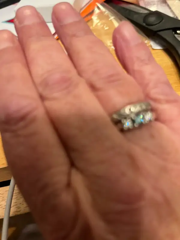 14K Blue and White Diamond Ring, size 7 in Jewellery & Watches in Ottawa - Image 4