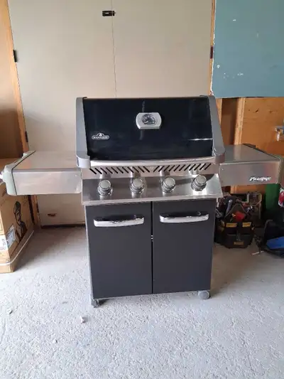 BBQ - Napoleon Prestige 500 series, View more
