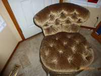 Chair,  on rotating base, excellent condition, clean.