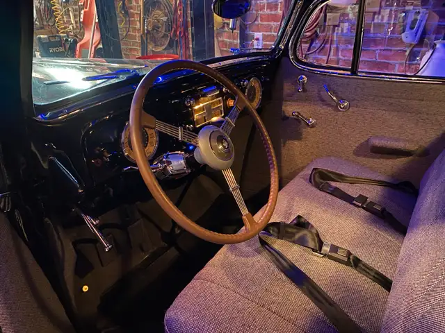 1937 Packard 120 Sedan in Classic Cars in Edmonton - Image 6