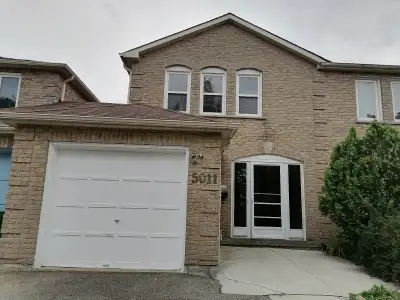 Shared room available on upper level 3 bedroom 2 and half bathroom house, Not a basement. Shared liv...