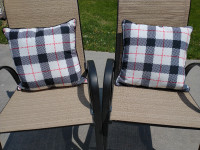 2 Outdoor Pillows