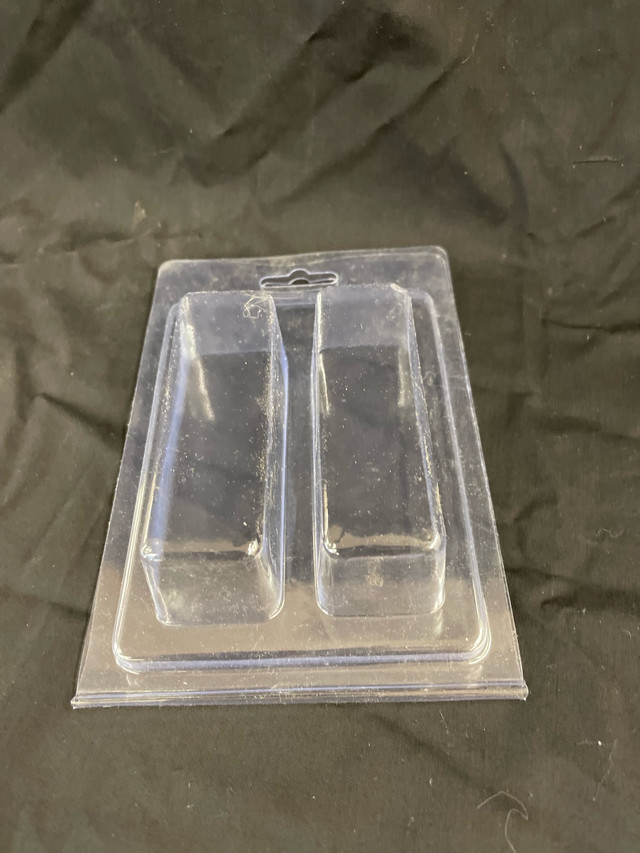 NEW• Box of 500pcs• clamshell packaging 2 cavity 3.5”x 1.1/4” in Hobbies & Crafts in North Bay