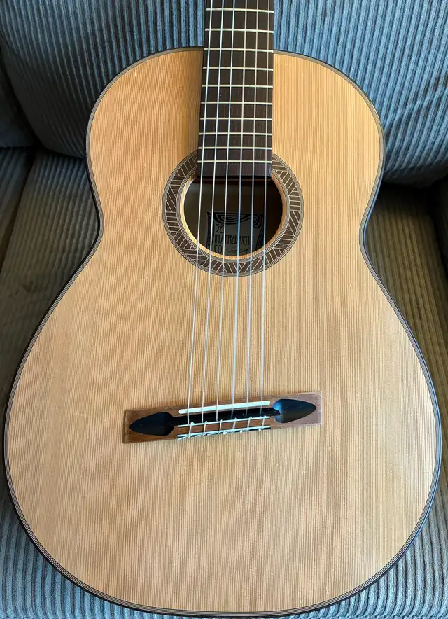 Guitare de concert in Guitars in Québec City - Image 2