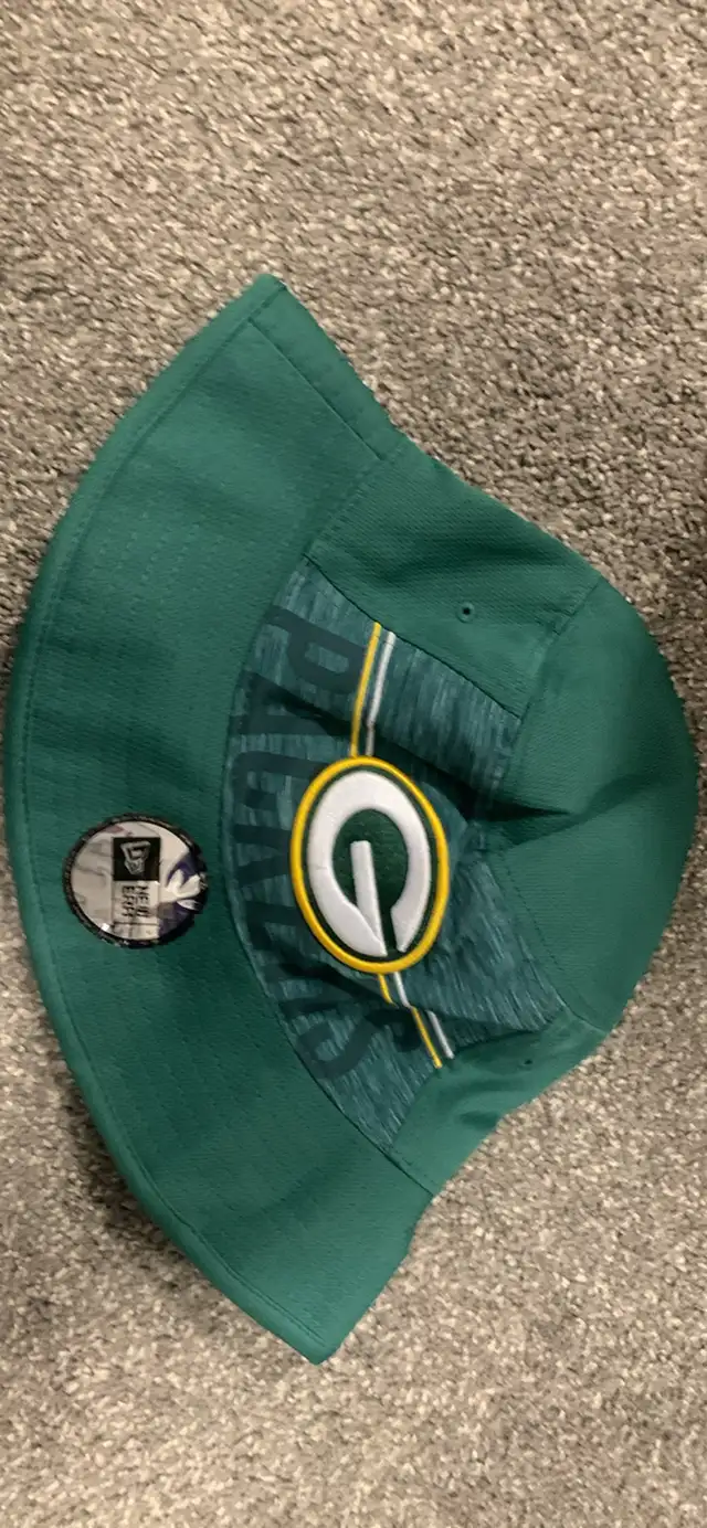 New Era Packers Bucket Hat in Men's in Oakville / Halton Region - Image 2