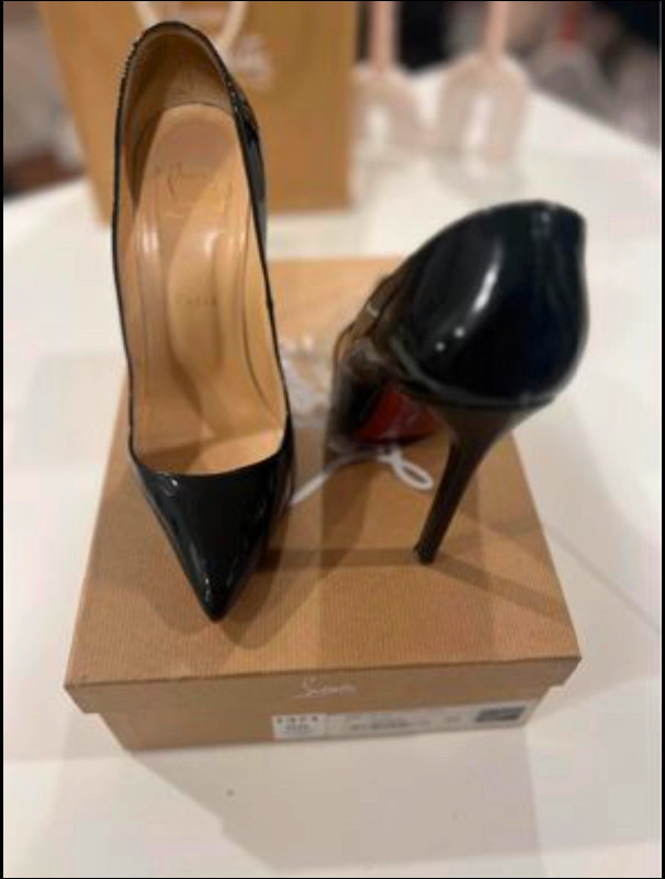 Pigalle 120mm patent -leather in black size 38 dans Femmes - Chaussures  à Ville de Montréal - Image 3