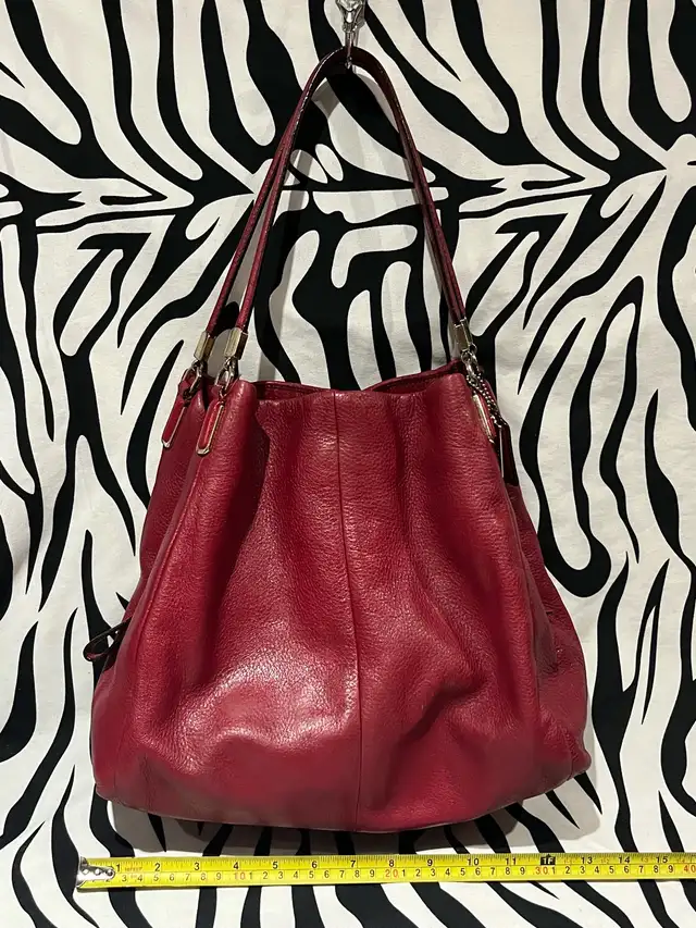 Authentic Vintage Coach Phoebe Red Leather shoulder Bag in Women's - Bags & Wallets in City of Toronto - Image 9