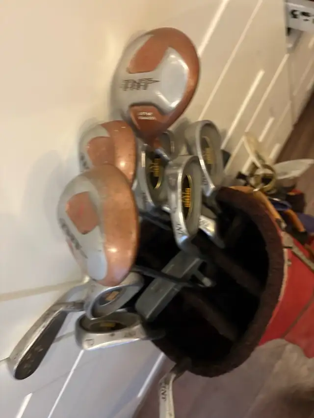 men’s left handed golf clubs and bag  in Golf in Guelph - Image 7