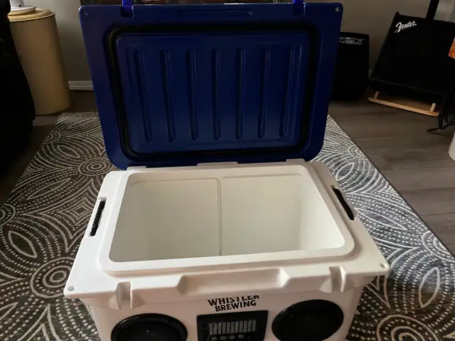 Guardian Max 35 cooler.  Canadian made. in Fishing, Camping & Outdoors in Prince George - Image 3