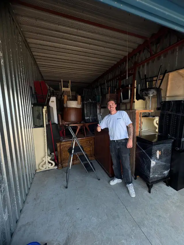 NEED HELP MOVING? GOT JUNK? FAST AND EFFICIENT MOVERS! in Moving & Storage in Calgary - Image 4