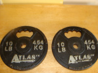 Haltères,(2) de 10 lbx. 4.54 kgs. en fonte, de couleur noir